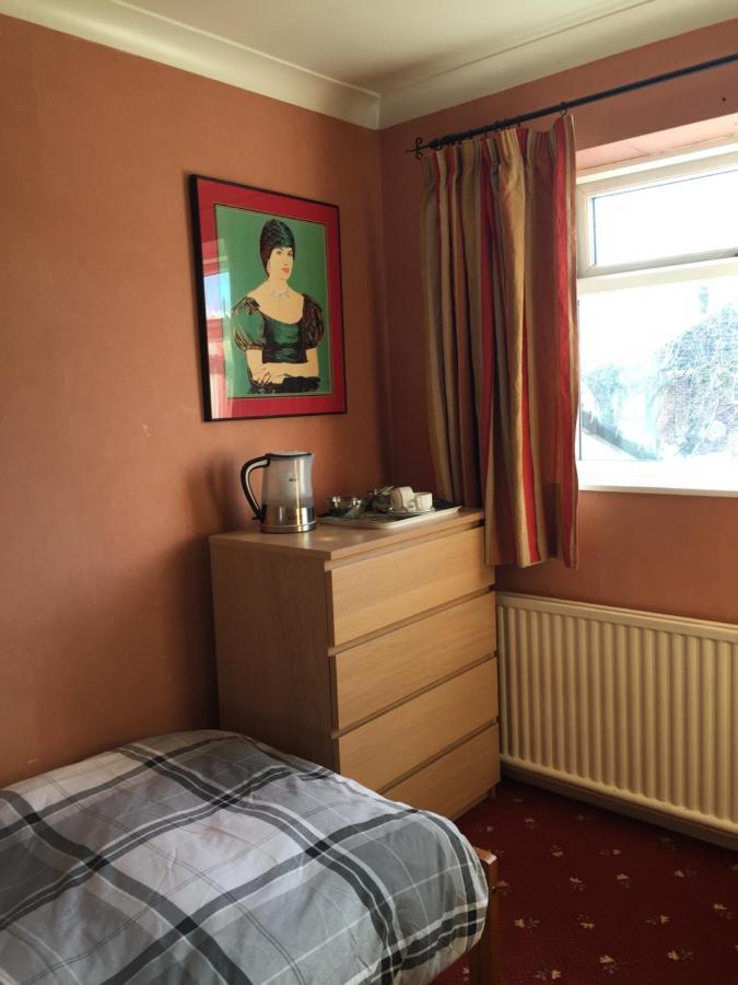 Hotel 5 Ravenhurst Drive Walsall Buitenkant foto